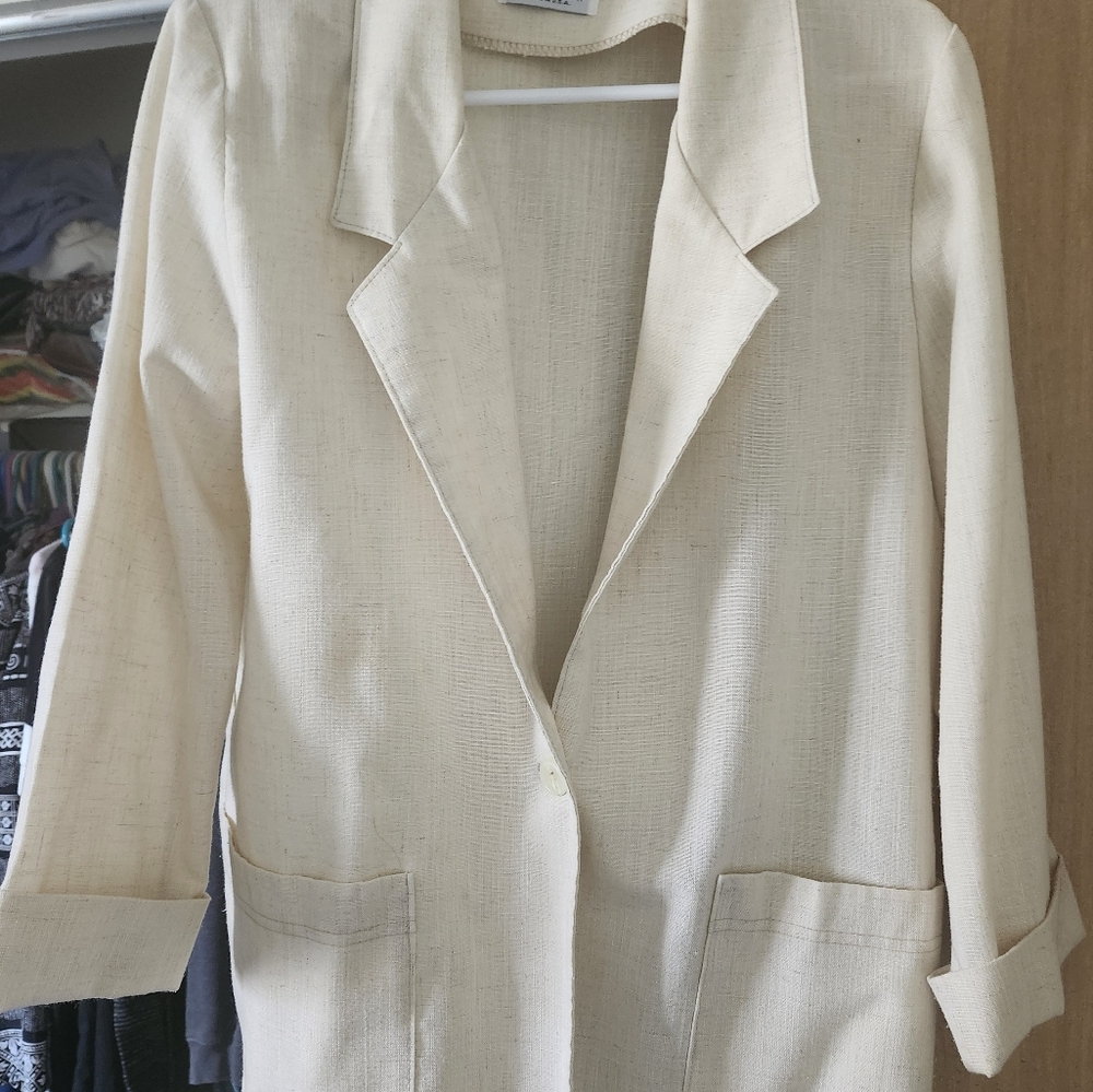 Elegant Cream Women's Blazer